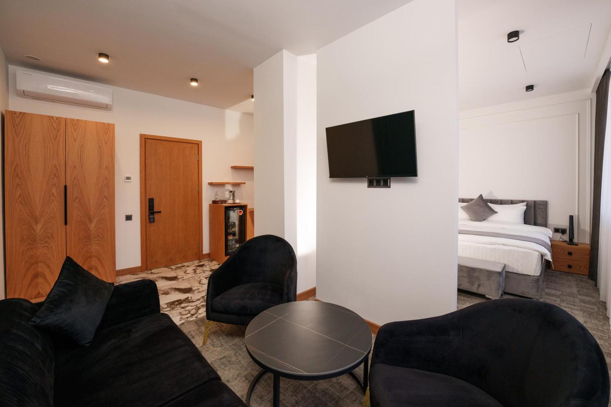Revive Boutique Hotel Yerevan Bilik gambar